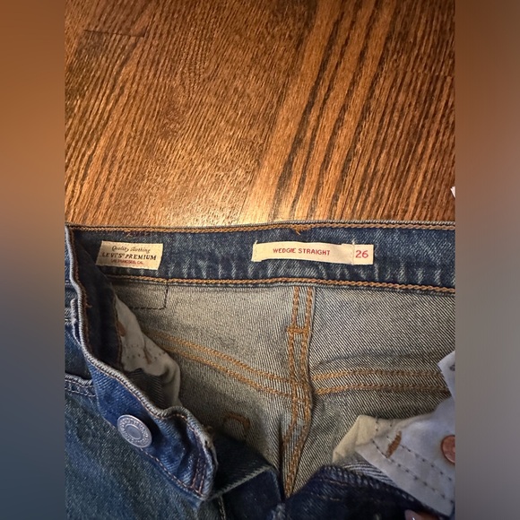Levi’s Wedgie Straight Fit Jeans Size 26 - Picture 4 of 6